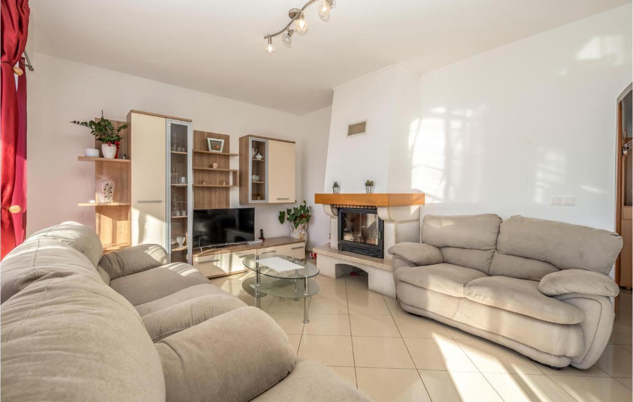 Nice Apartment In Crikvenica With House Sea View Extérieur photo